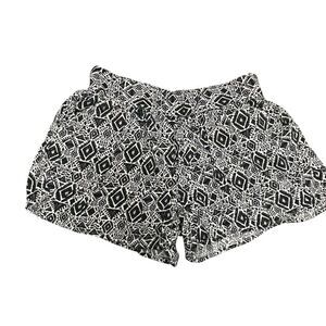 Mudd Geometric Loose Fit Baggy Shorts Cream And Black Size 14.5